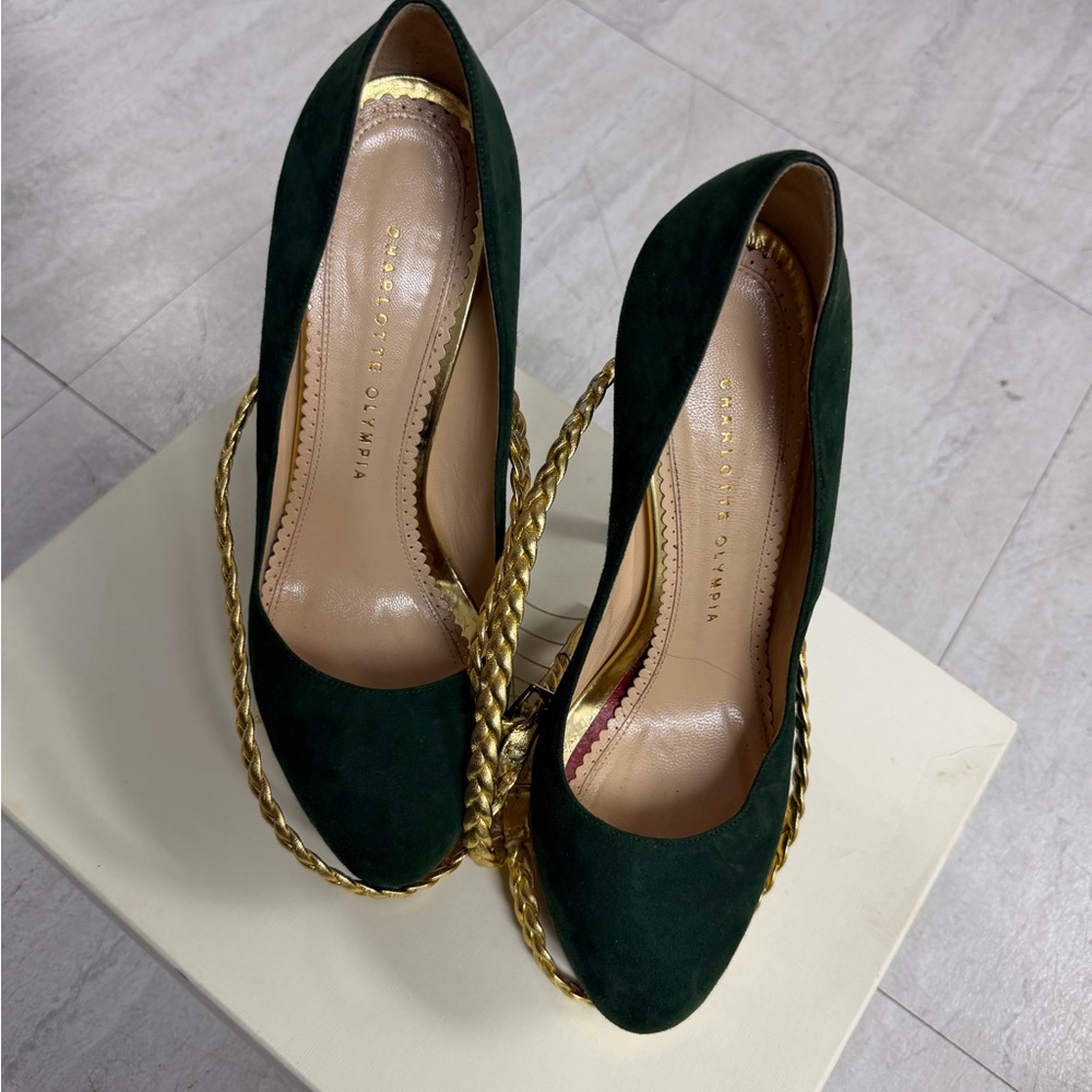 Charlotte Olympia Dolly Braid Heels Green Suede Gold Chain Platform Pumps 40 - Picture 1 of 3